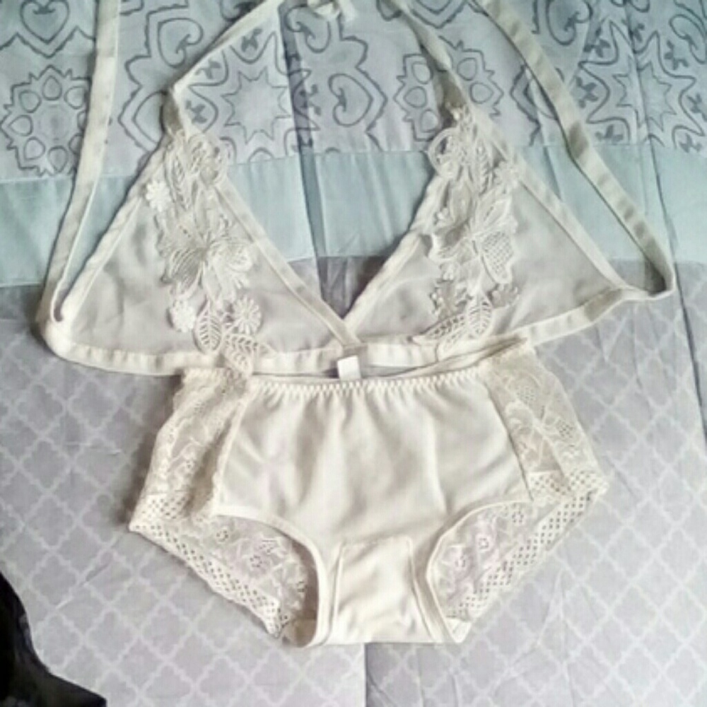NWOT Vintage Lace Bra and panties